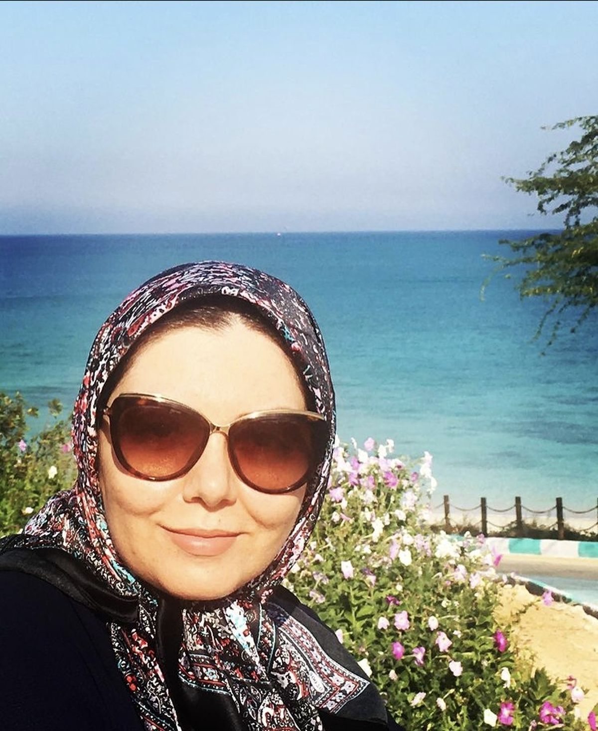 آزاده نامداری در کنار دریا + عکس