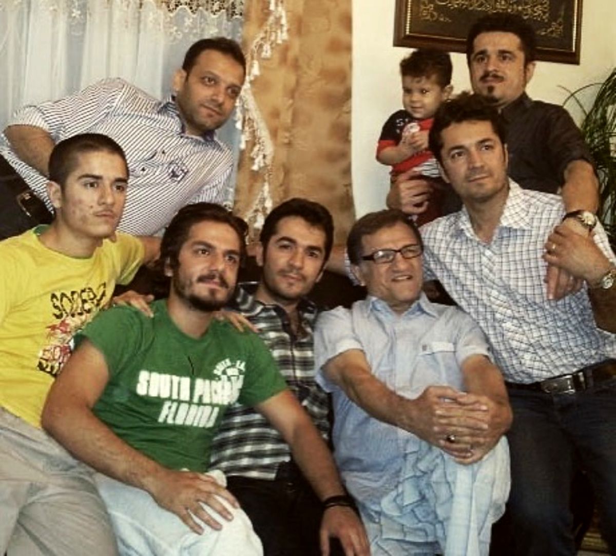عباس غزالی در جمع خانواده + عکس