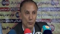 درخشان هم در کنار تماشاگران علی کریمی را تشویق کرد