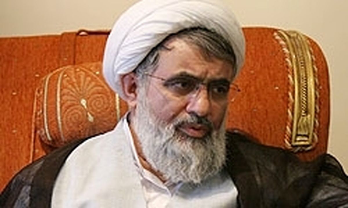 به نفع هاشمی کنار نمی‌روم