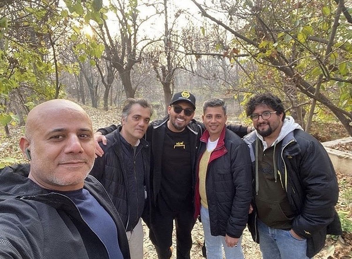 دانیال عبادی و دوستانش در یک پارک جنگلی + عکس