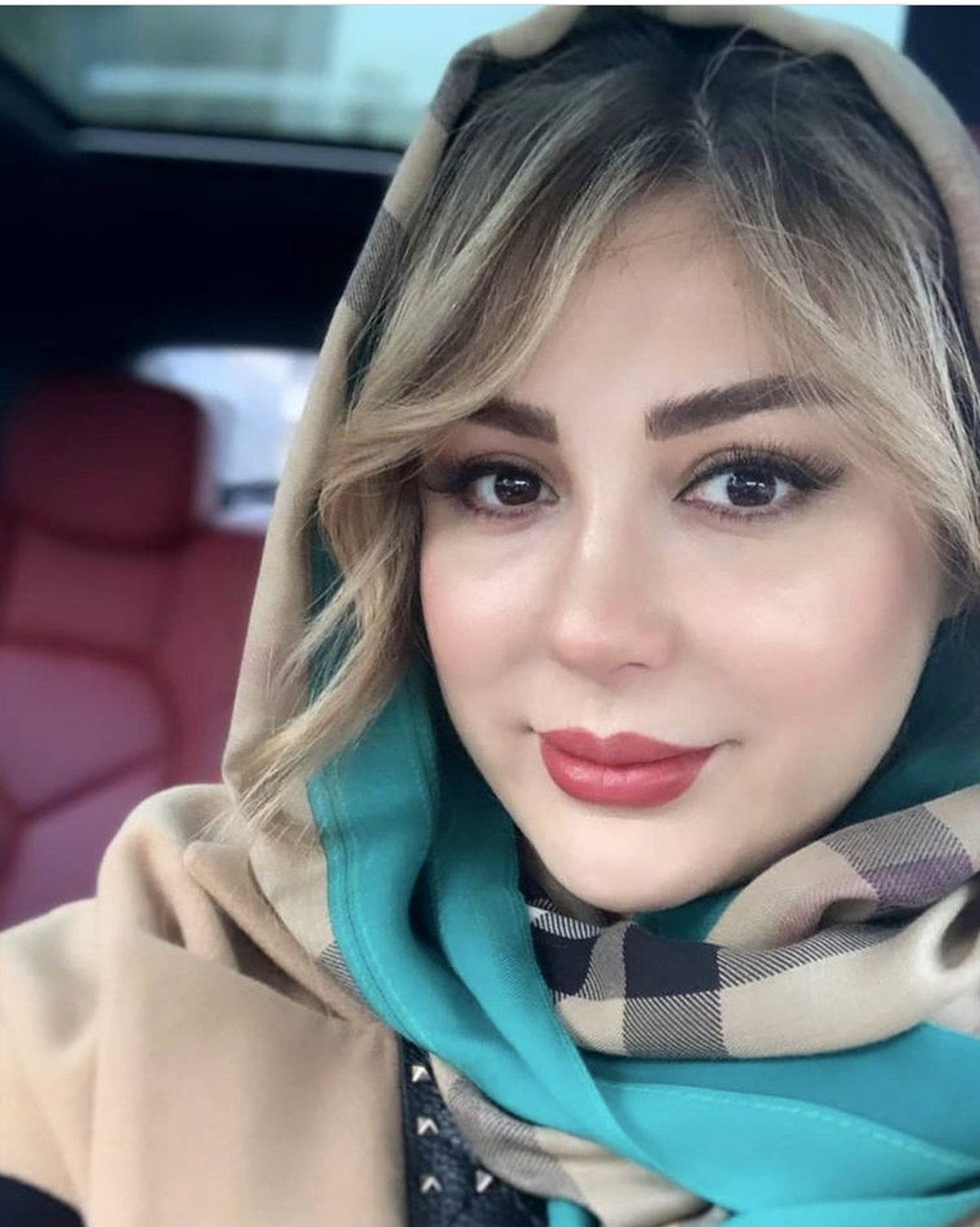 ظاهر جدید نیوشا ضیغمی + عکس