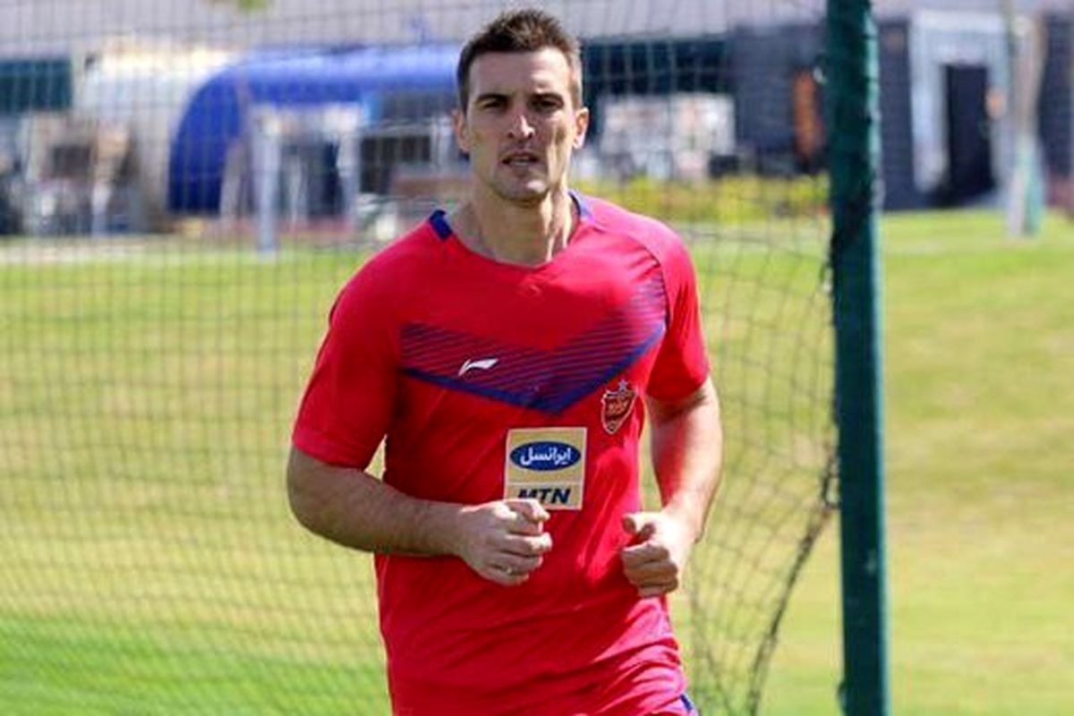 مشکل بزرگ مهاجم پرسپولیس حل شد