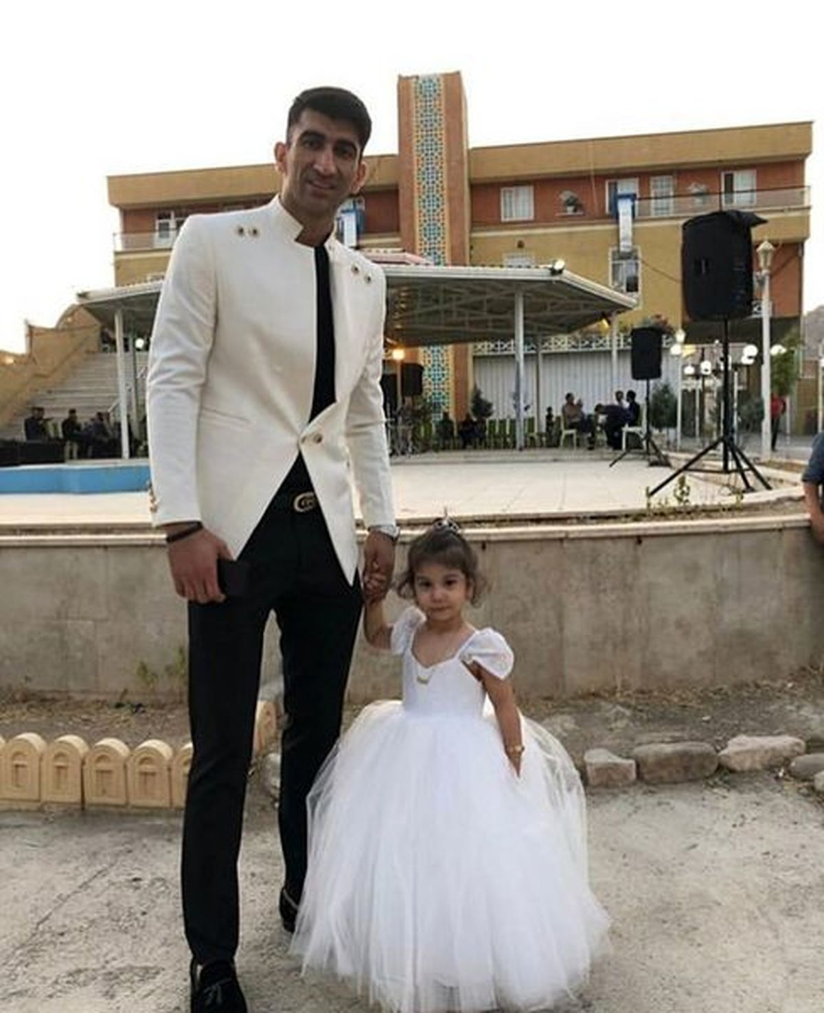دختر دروازه بان مشهور با لباس عروس + عکس