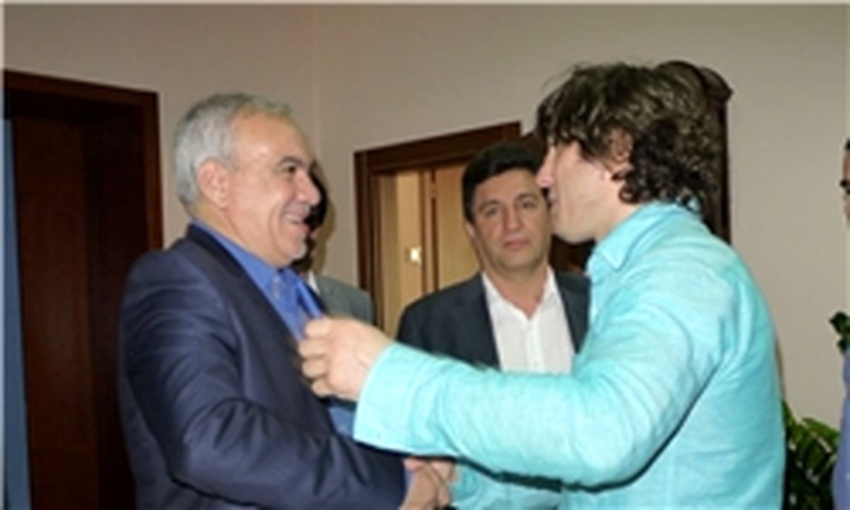 دیدار فتح‌الله زاده و قلعه‌نویی با قهرمان اوکراینی المپیک+عکس
