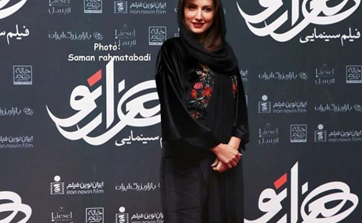 مانتو مشکی و مخملی سمیرا حسینی+عکس