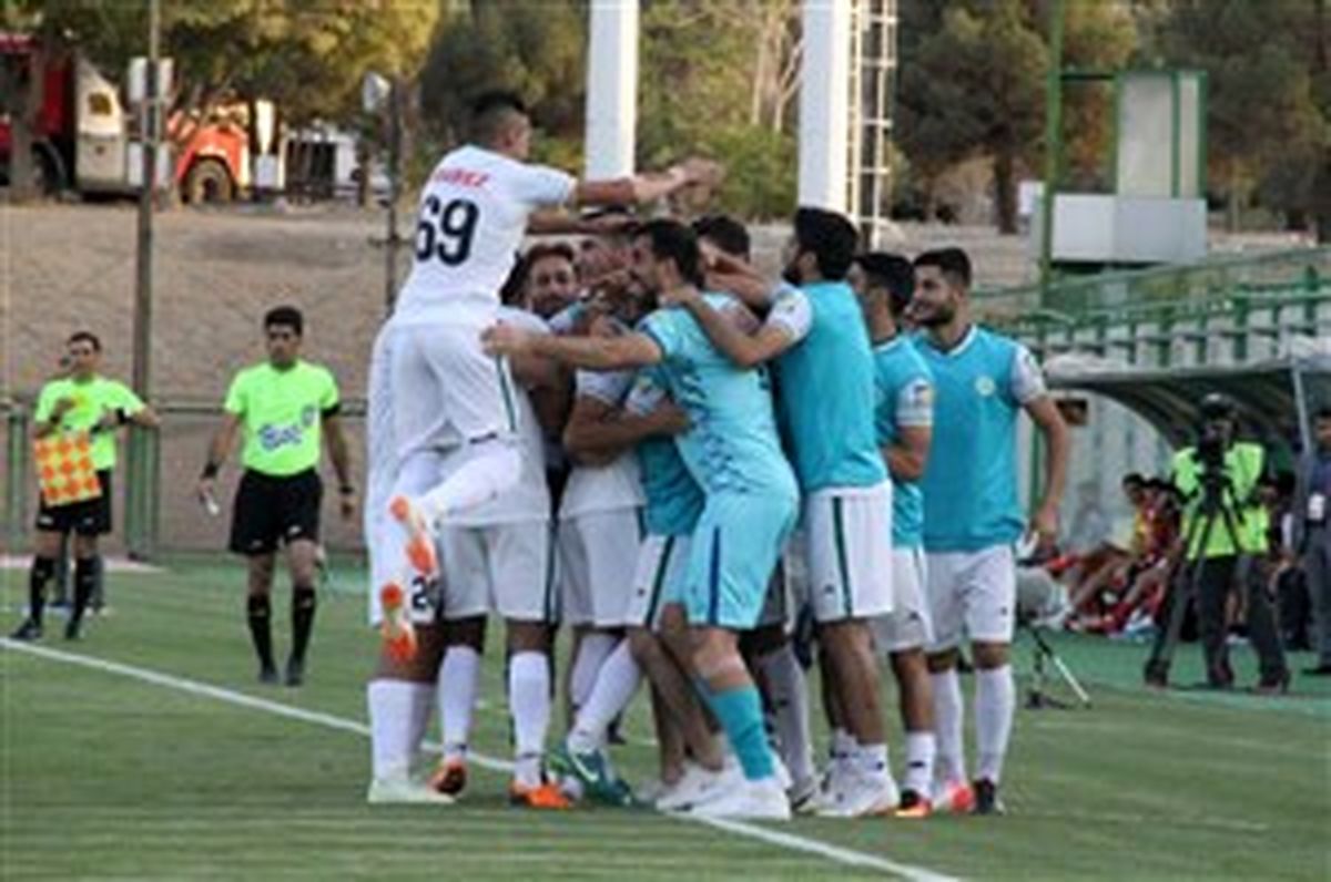 هواداران ذوب آهن برای نیم فصل دوم آماده می شوند