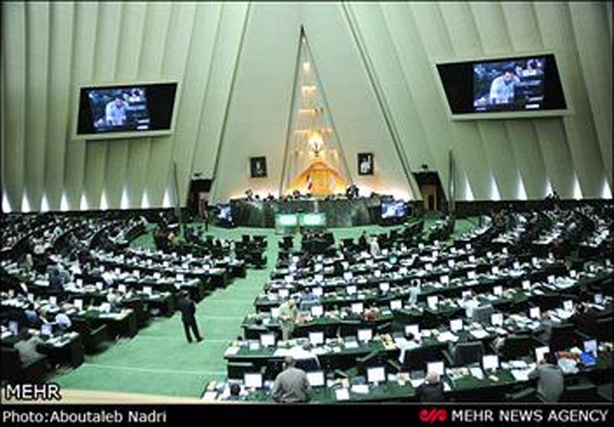 با طلای نیمی از زنان ایران می توانیم بانک های آمریکا را بخریم