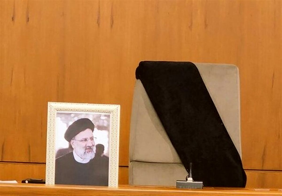 تصویری ناراحت کننده از محل دفن رئیس جمهور در حرم رضوی
