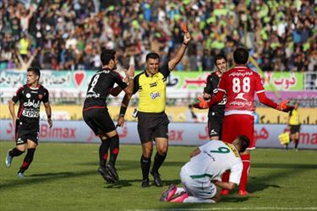 قربانی بازی پرسپولیس- ذوب آهن