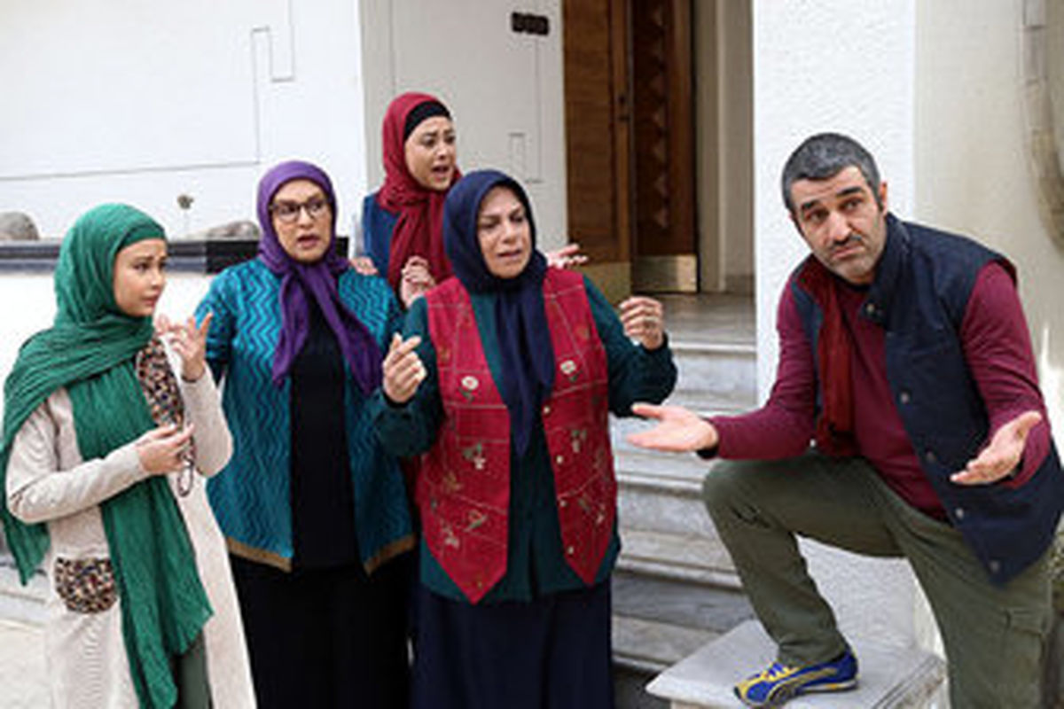 تازه ترین خبرها از «دیوار به دیوار ۲»/ "رایگان" هم بازی همسرش شد