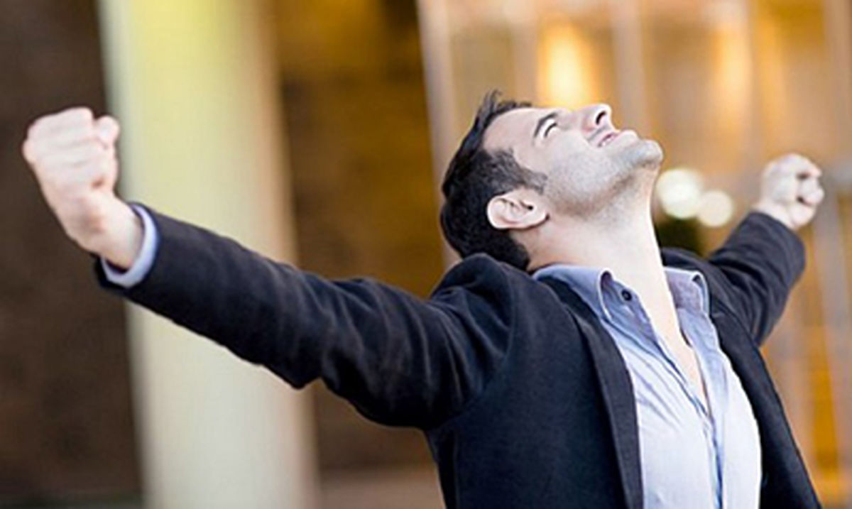 ۸ عادت رفتاری برای افزایش اعتماد به نفس و داشتن زندگی شادتر