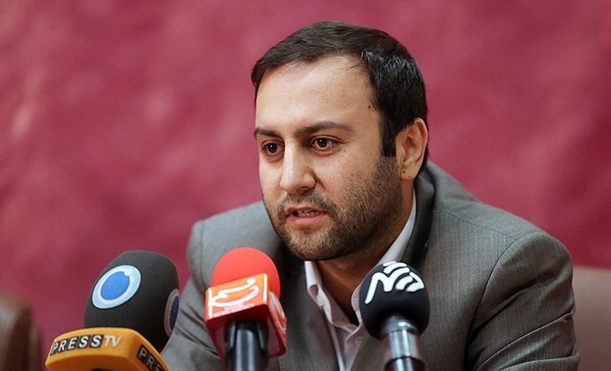  باید به برخی مسئولان گفت تا آخر عمر به صندلی نچسبید