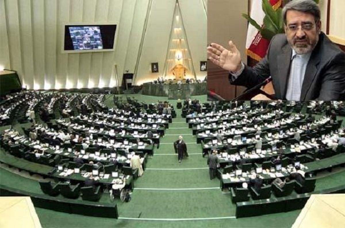 منتظر حل و فصل موضوع مینو خالقی هستیم