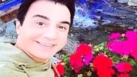  عموپورنگ در کنار خواننده سبیل قشنگ