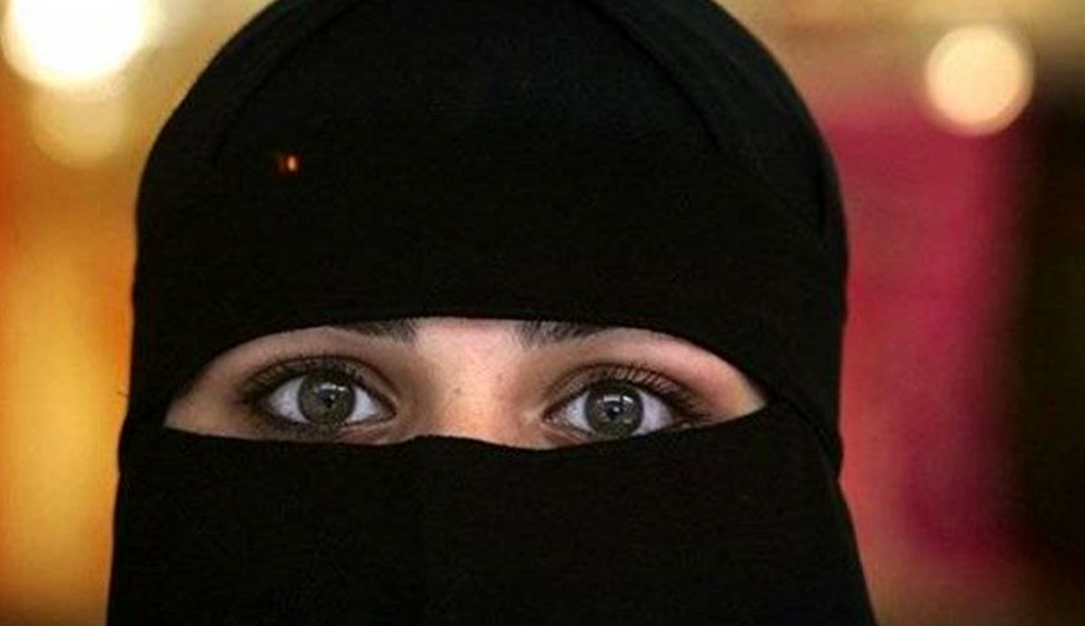 داعش دختربچه‌ای را مقابل دیدگان مادر سربرید