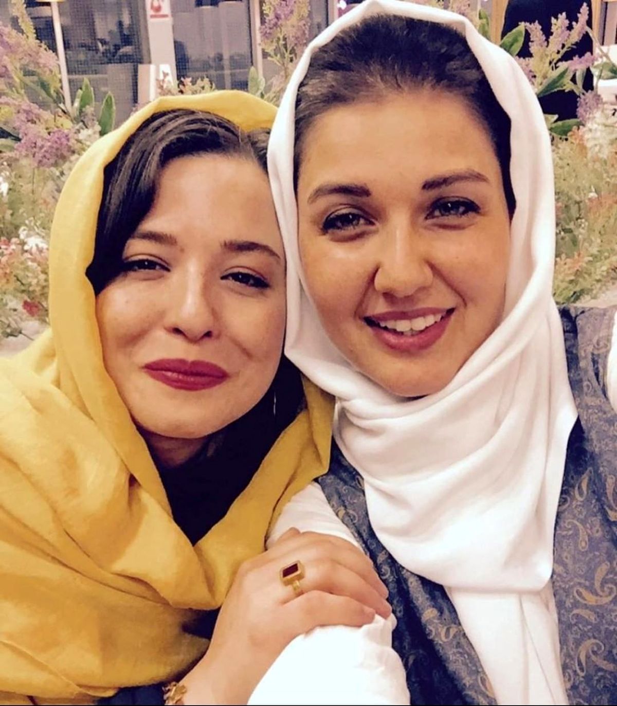 عکس دوستانه مهراوه شریفی نیا و همسر خارجی آقای بازیگر