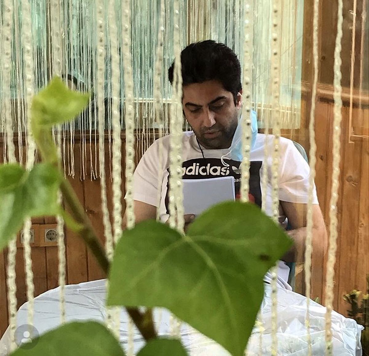 خلوت تنهایی علی سخنگو + عکس