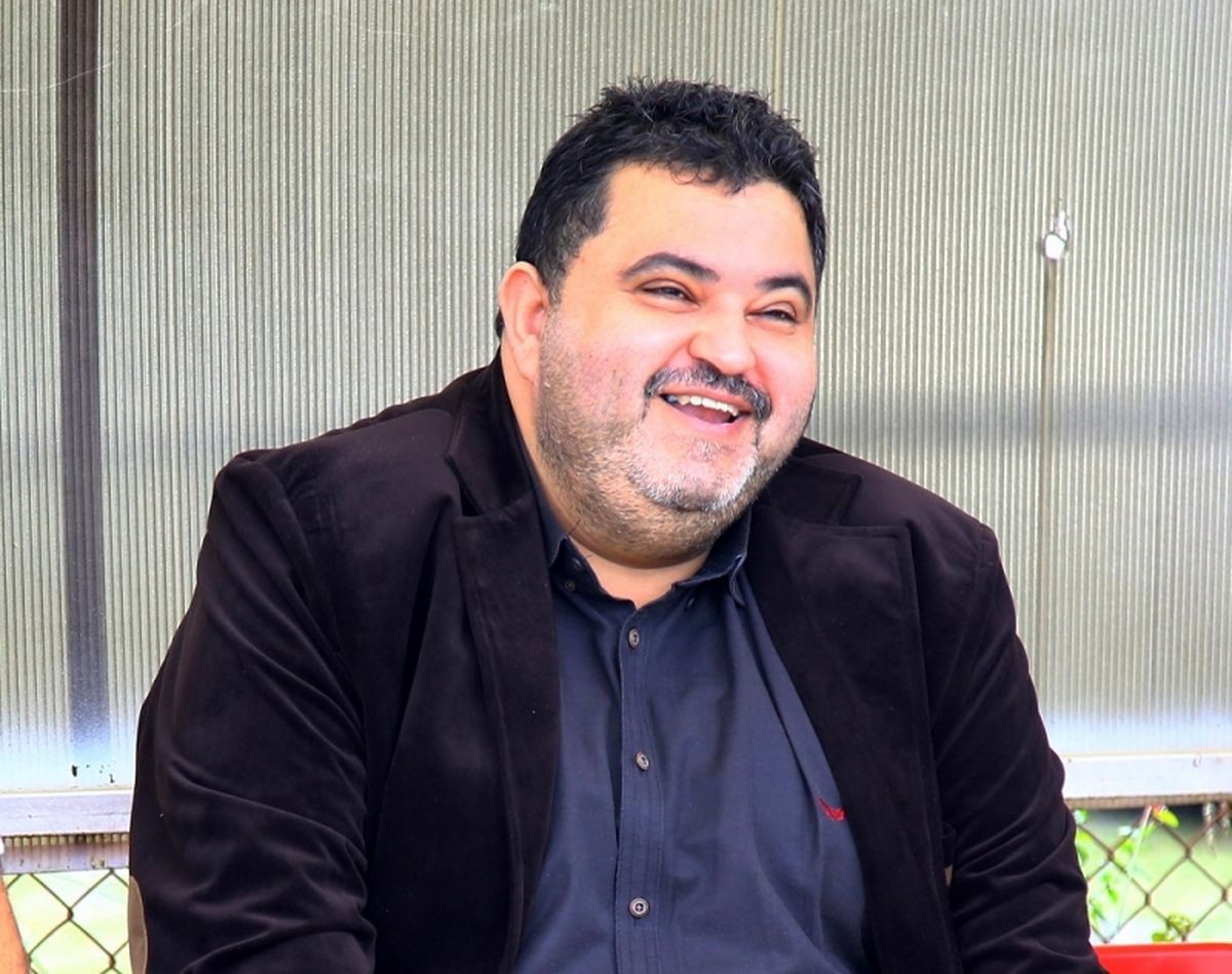 هواداران خونه به خونه جلوی هتل نماینده afc تحصن می کنند 