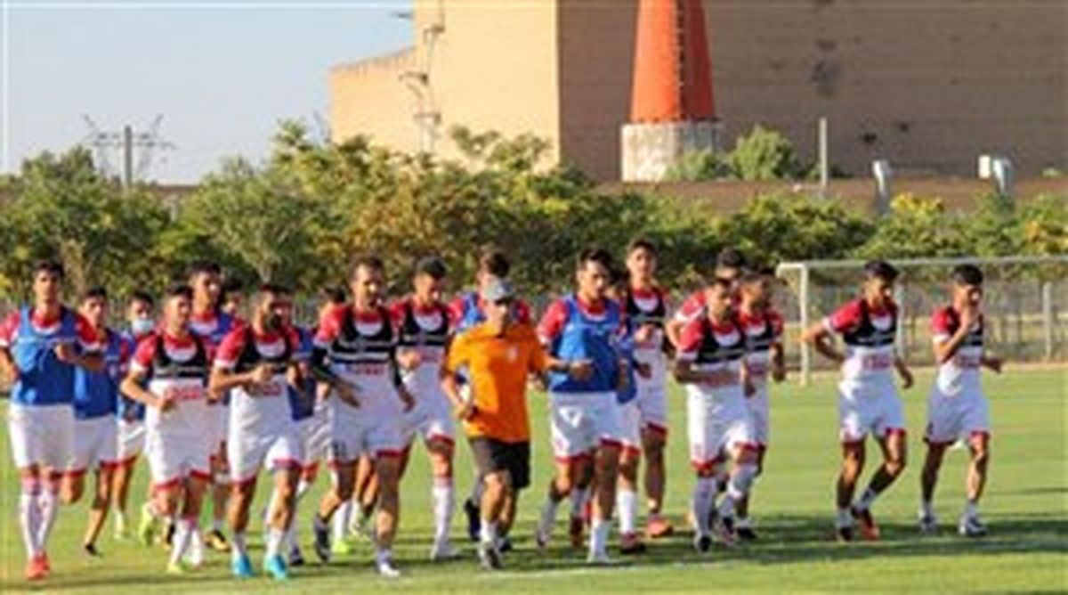 خانه به دوشی تراکتوری ها همچنان ادامه دارد!
