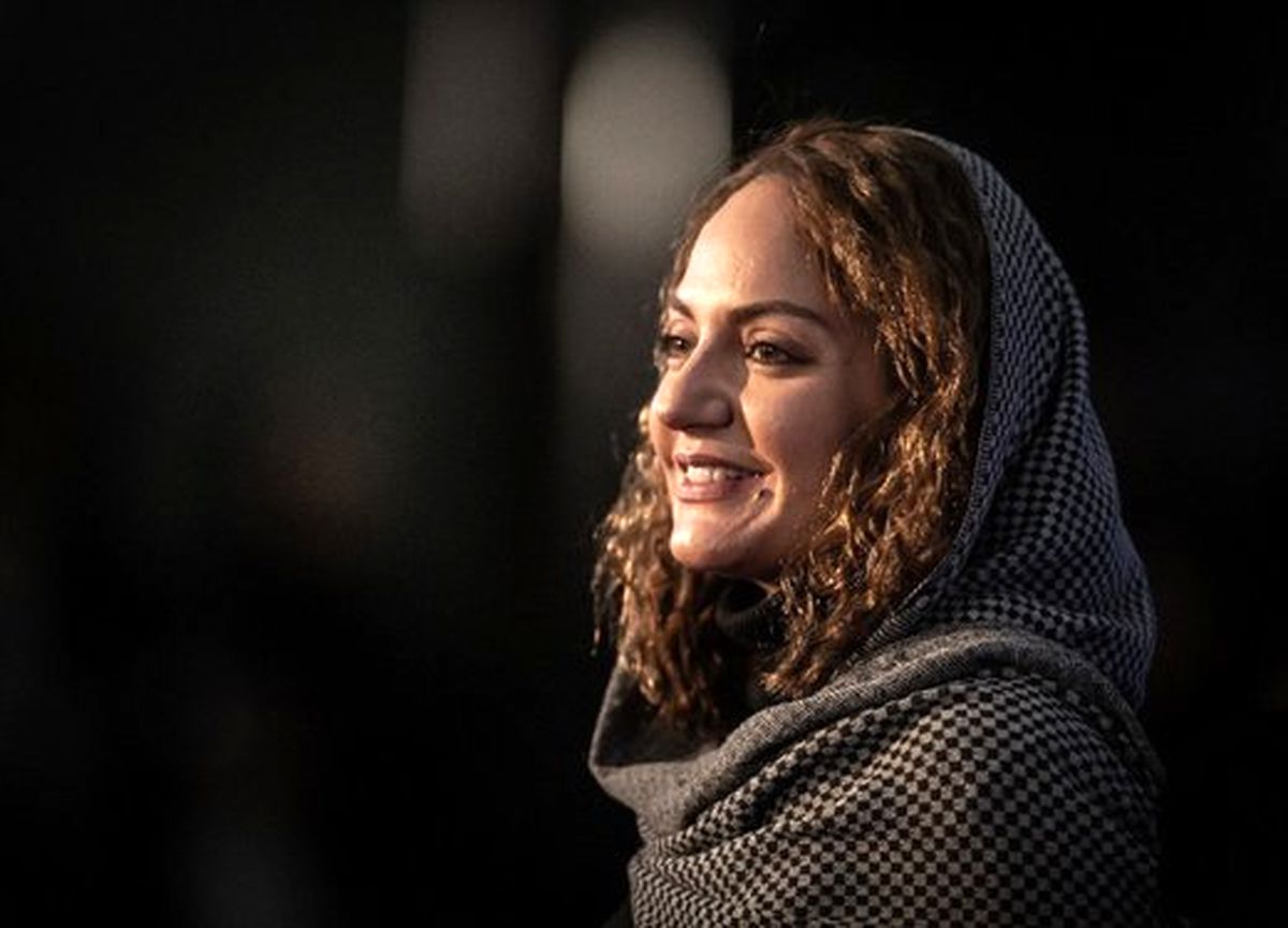 مهناز افشار روی ماه چه کسی را می‌بوسد؟