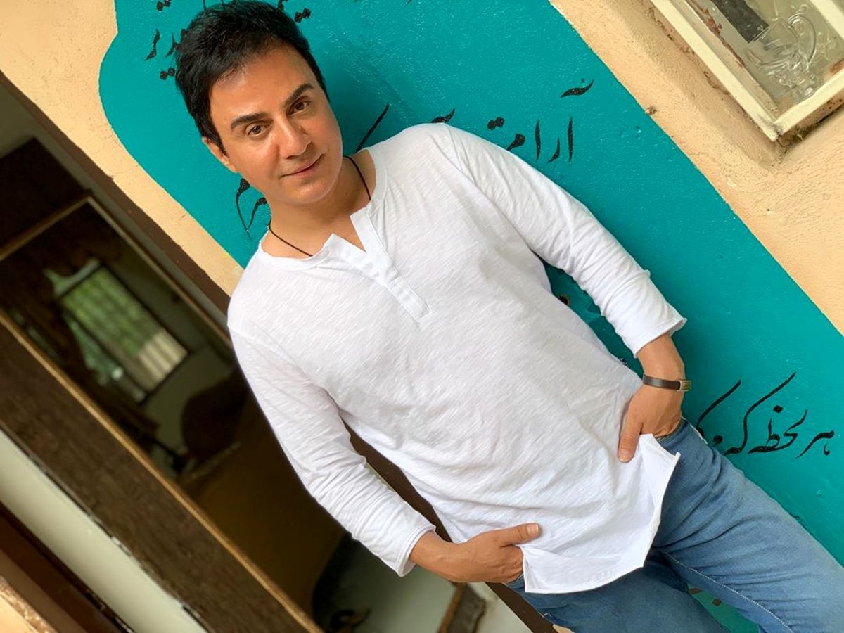 دنیای پر از زنجیر عمو پورنگ+عکس