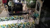 تصویری از مقبره گلباران شده پدر استقلال