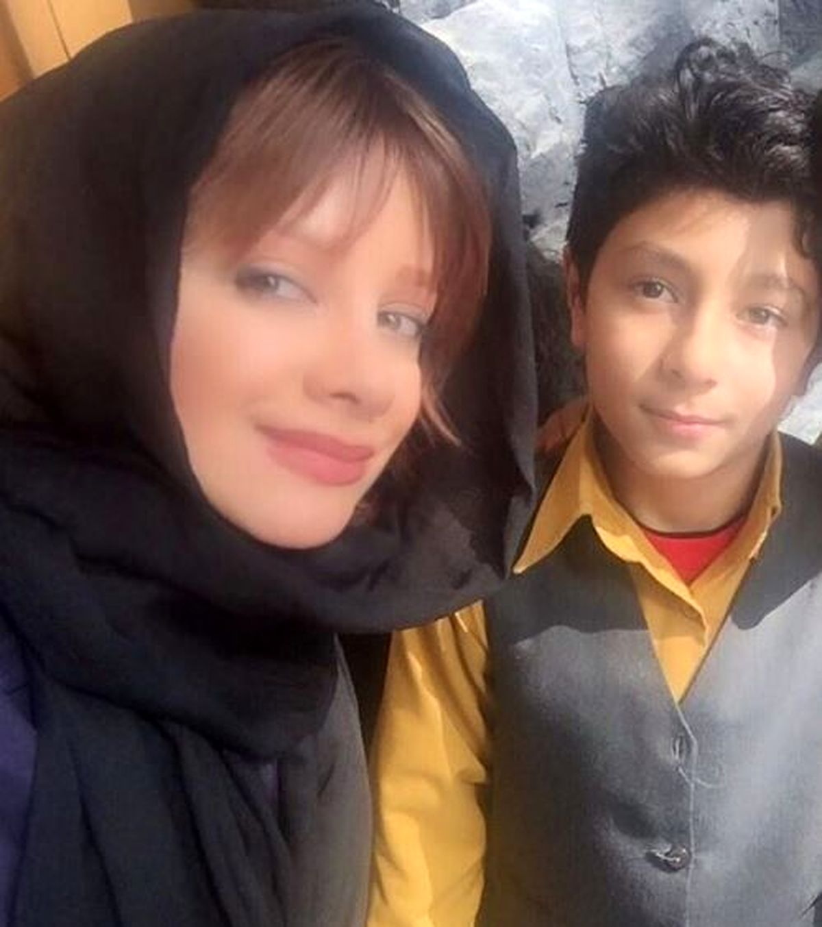 شراره رخام در کنار خواهرزاده‌اش