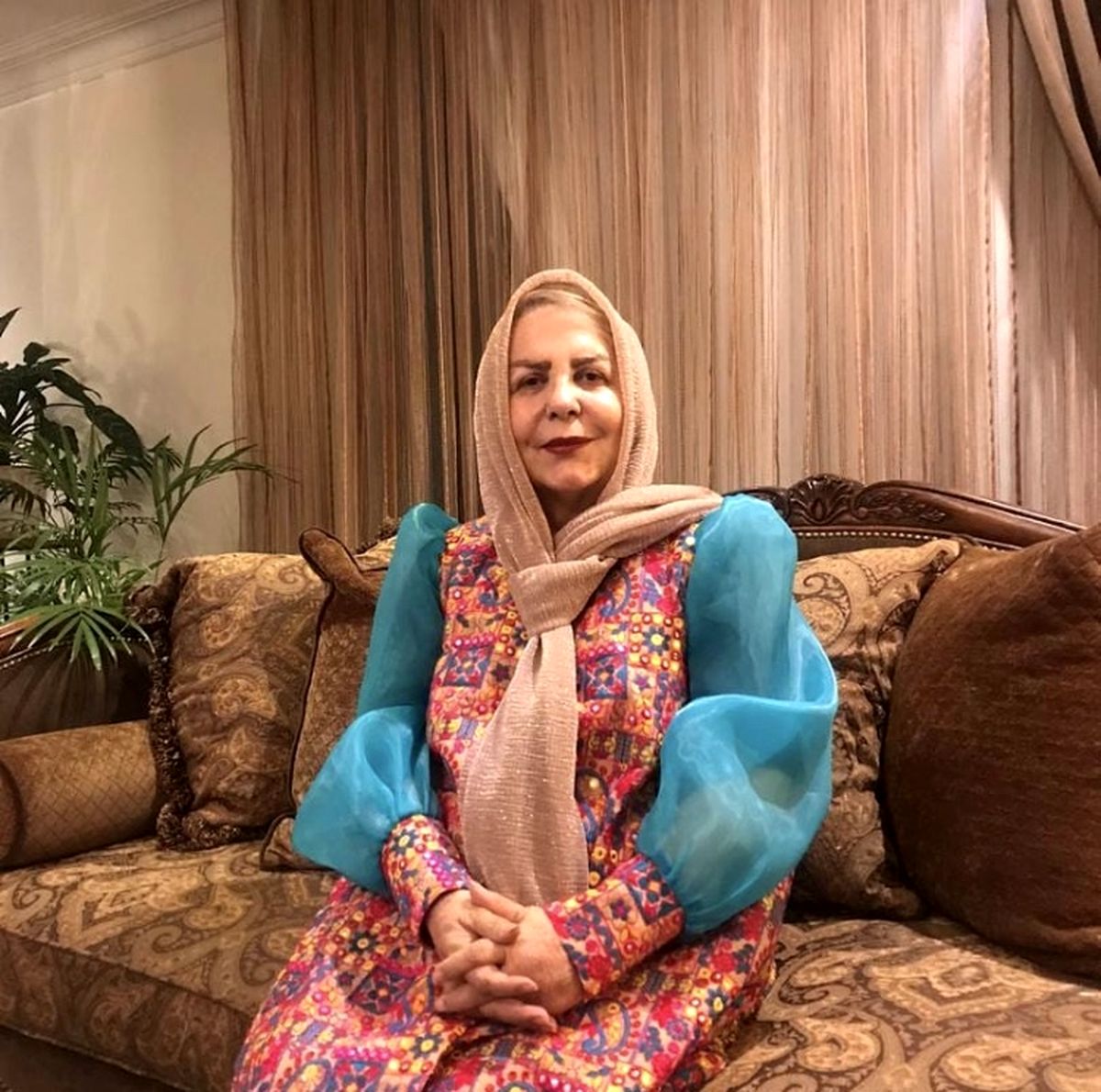 پوراندخت مهیمن در خانه اش + عکس