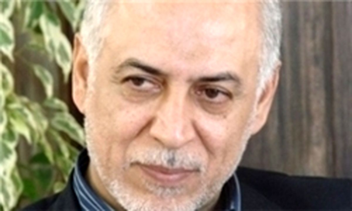 بازیکنان پرسپولیس مزدا ۳ هدیه می گیرند
