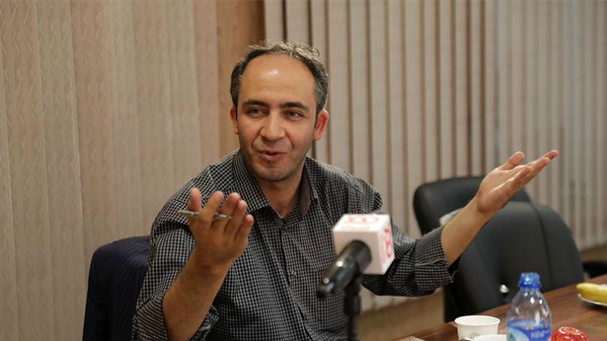 کاهش ارزش پول ملی تبعات تورمی در پی دارد/ دولت بر سیاست اشتباه ارزی پافشاری کرد