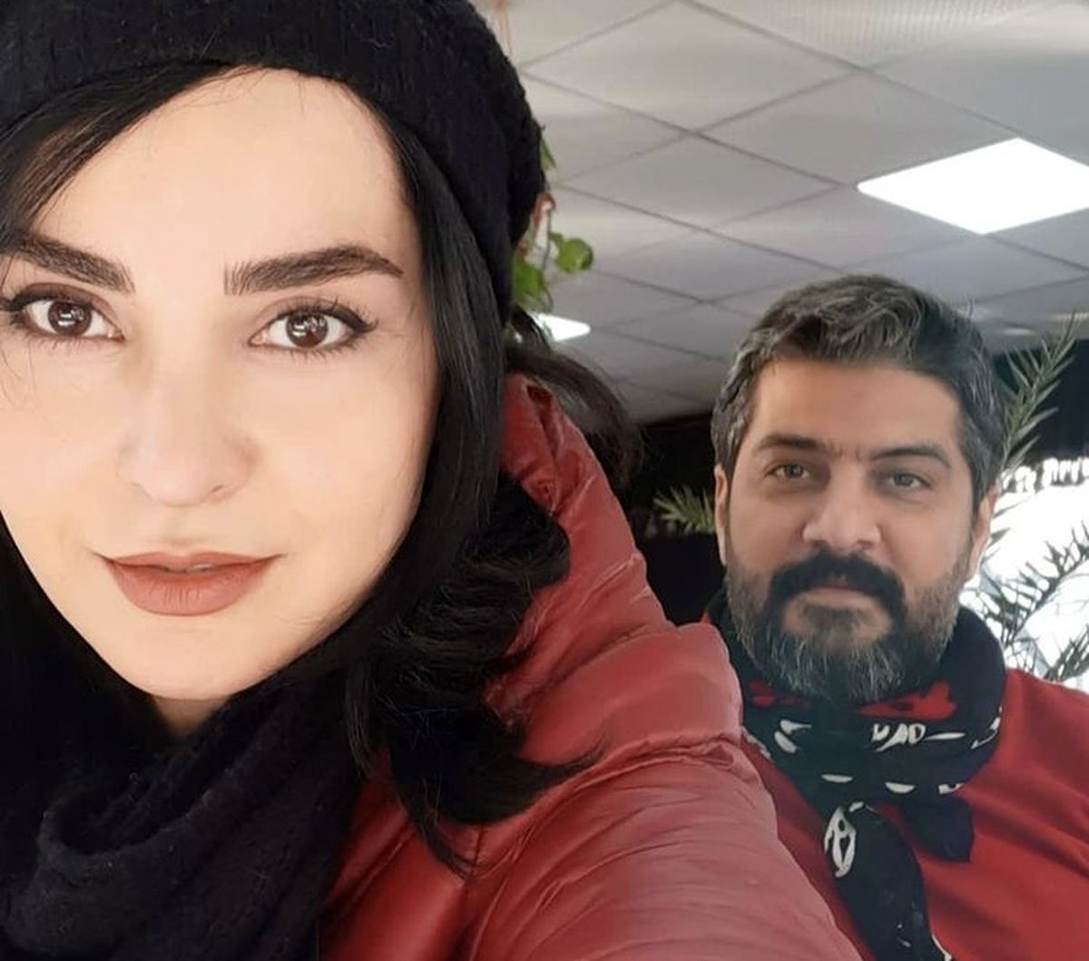 بازیگر بیگانه ای با من است در کنار همسرش + عکس