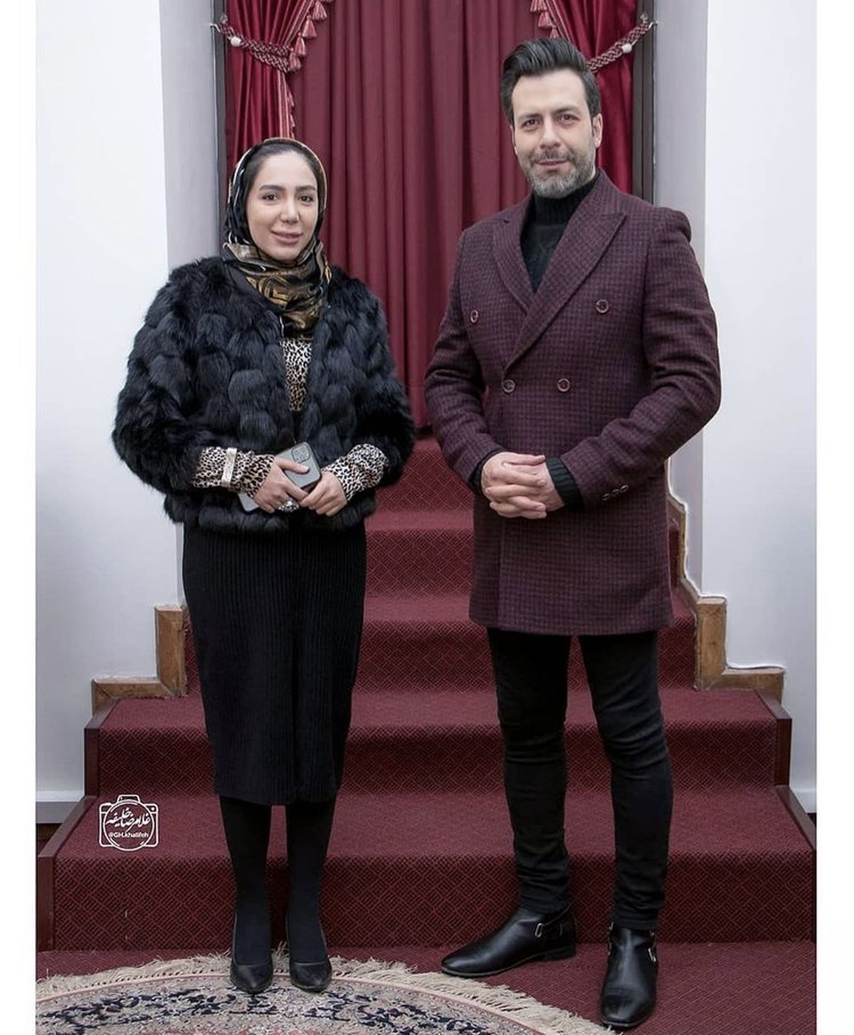 مجید واشقانی با تیپی رسمی در کنار همکارش + عکس