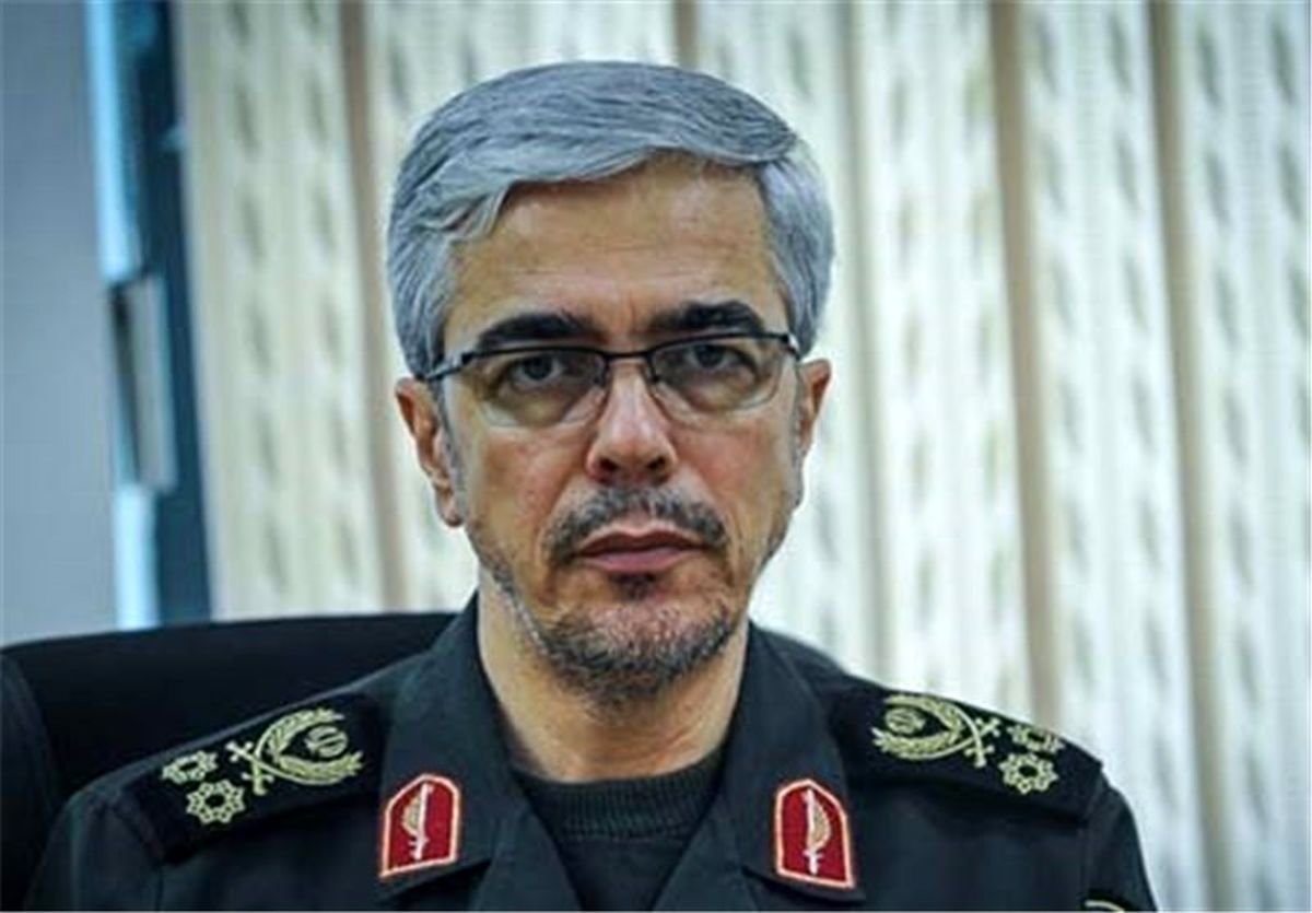 سرلشکر باقری به جمع زائران راهیان نور پیوست
