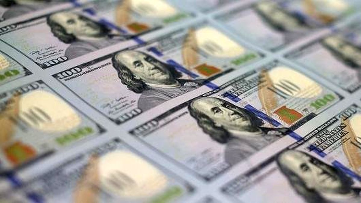۴۲۰۰ تومان قیمت واقعی دلار است