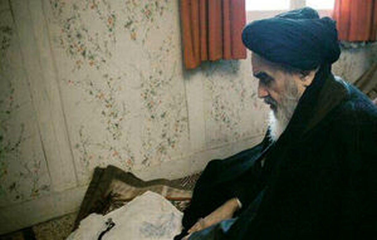 حضرت امام(ره) به چه کسی ساعت مچی هدیه داد؟