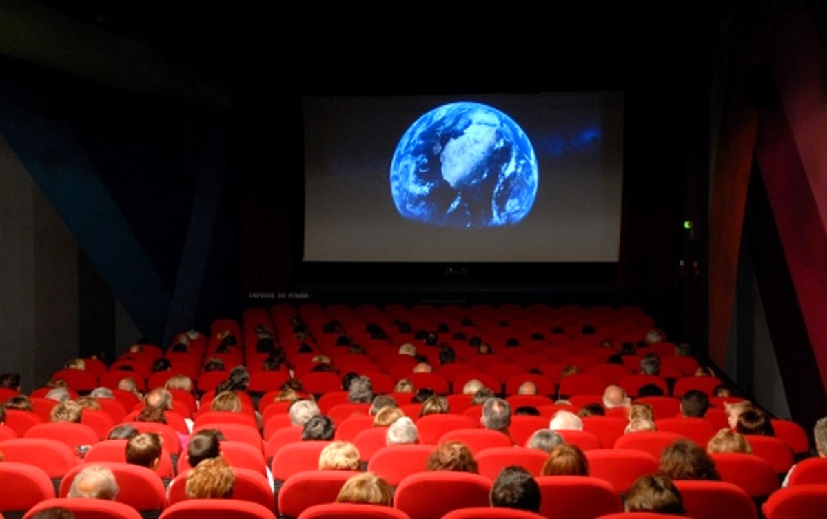 منت روابط ‌عمومي صدا و سيما بر سر سينمايي‌ها/ تبليغ تقريباً رايگان در تلويزيون 900 ميليون آب مي‌خورد!