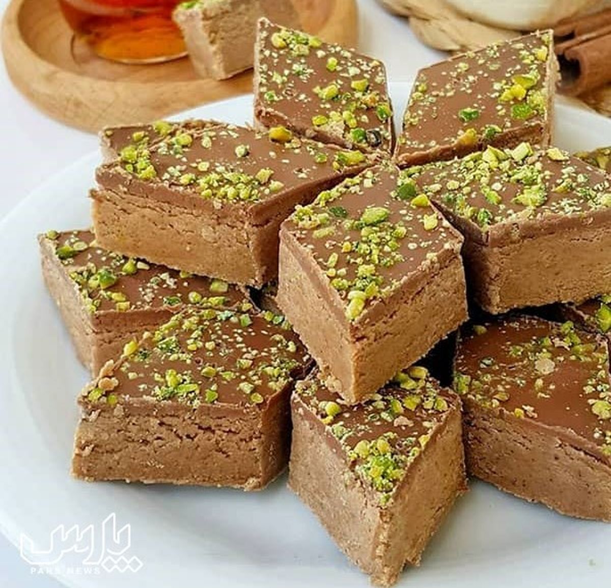 طرز تهیه حلوای شکلاتی خوشمزه و شیک به روش مجلسی
