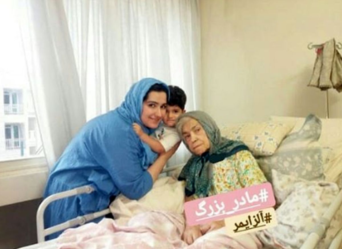 ملاقات خانم مجری با مادربزرگش+عکس