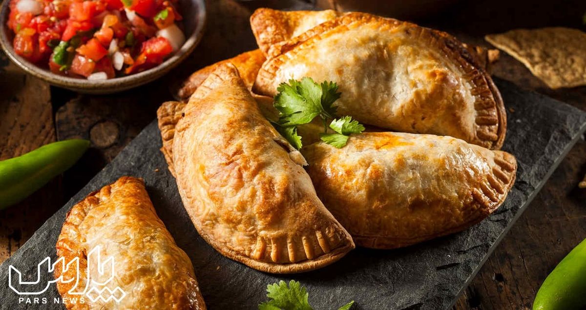 طرز تهیه پیراشکی مرغ حرفه ای و خوشمزه با خمیر جادویی