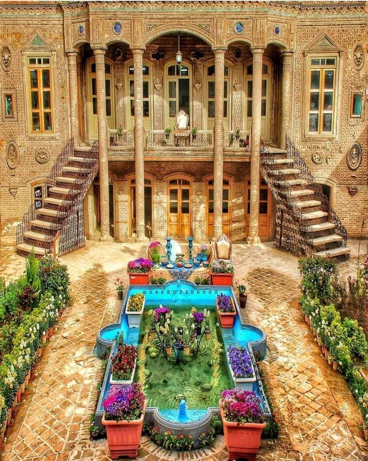 تصویری دلنشین از یک عمارت !