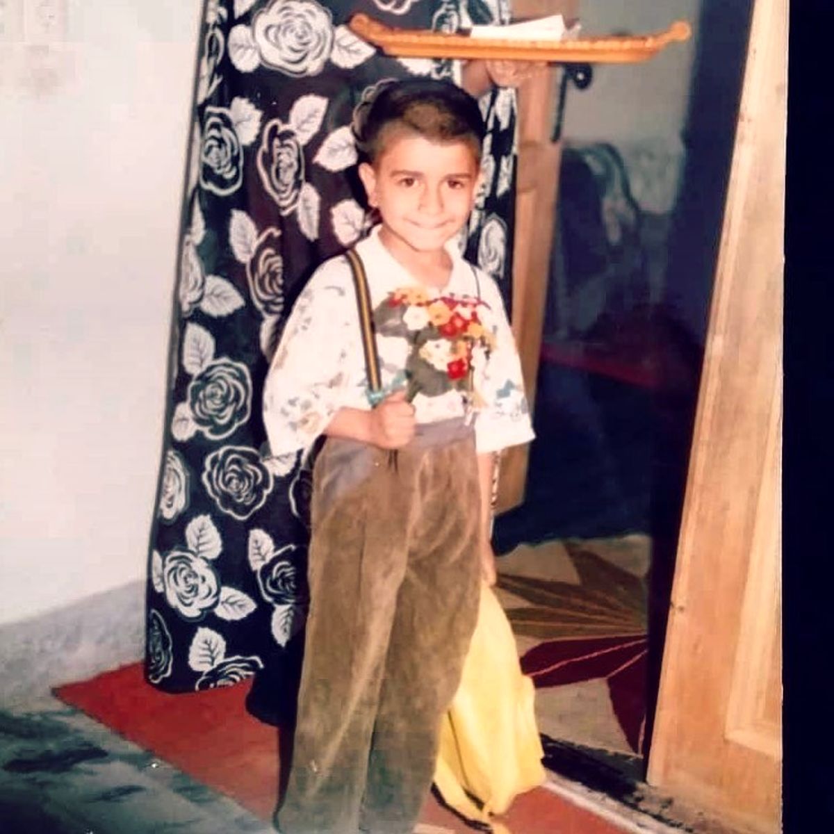 عکس اول دبستان پسر نمکی اینستاگرام