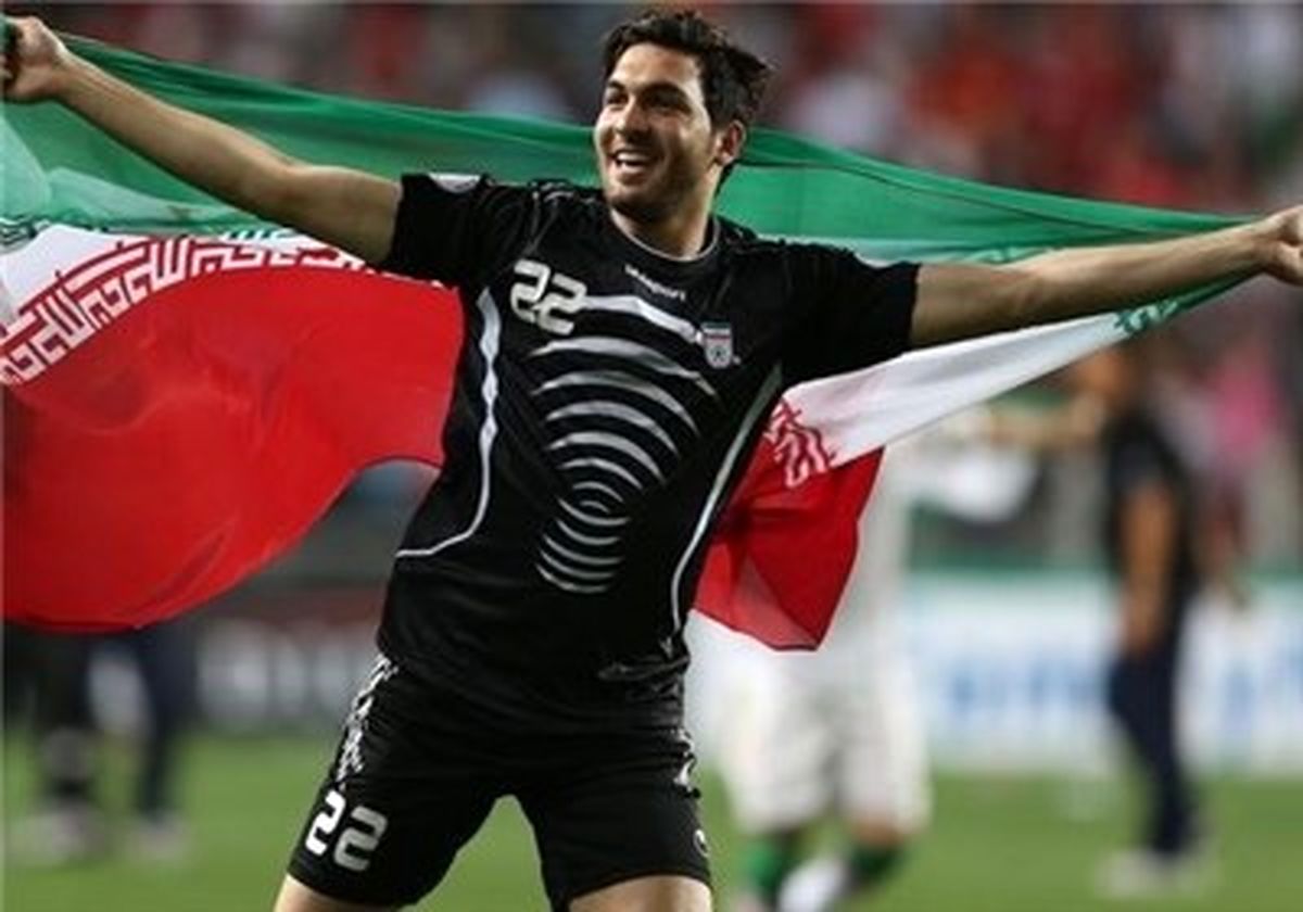 علیرضا حقیقی همراه کشتی‌گیران به تهران آمد