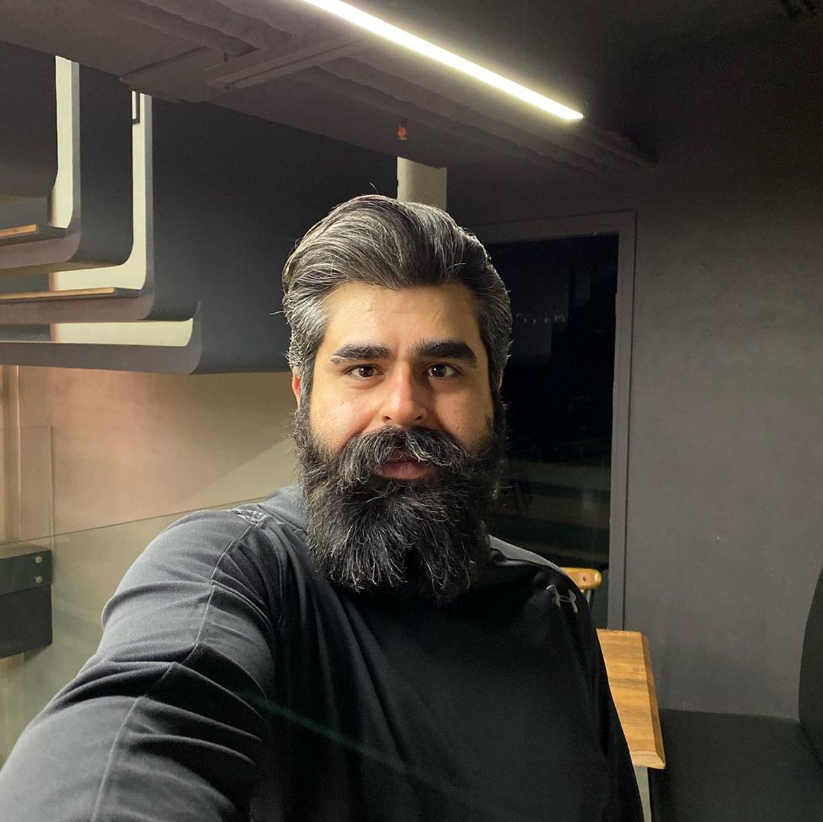 ظاهر مرتب و آرایشگاه رفته آقای بازیگر + عکس