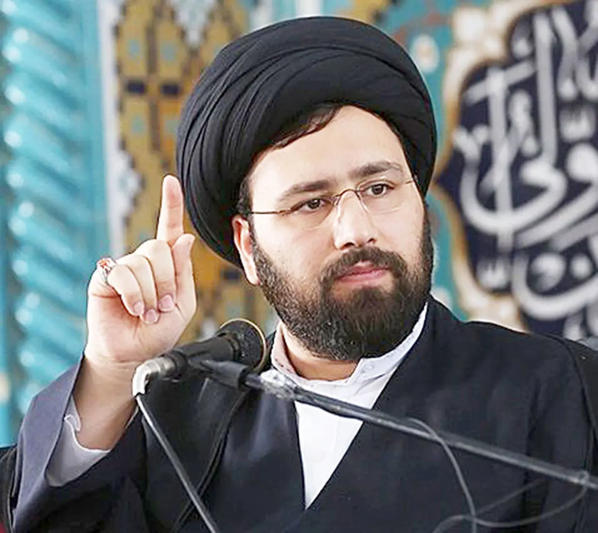 نوه امام خمینی ره از ایران رفت