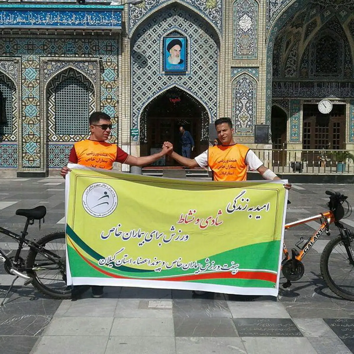 حرکت جالب نمادین 2 دوچرخه سوار/عکس