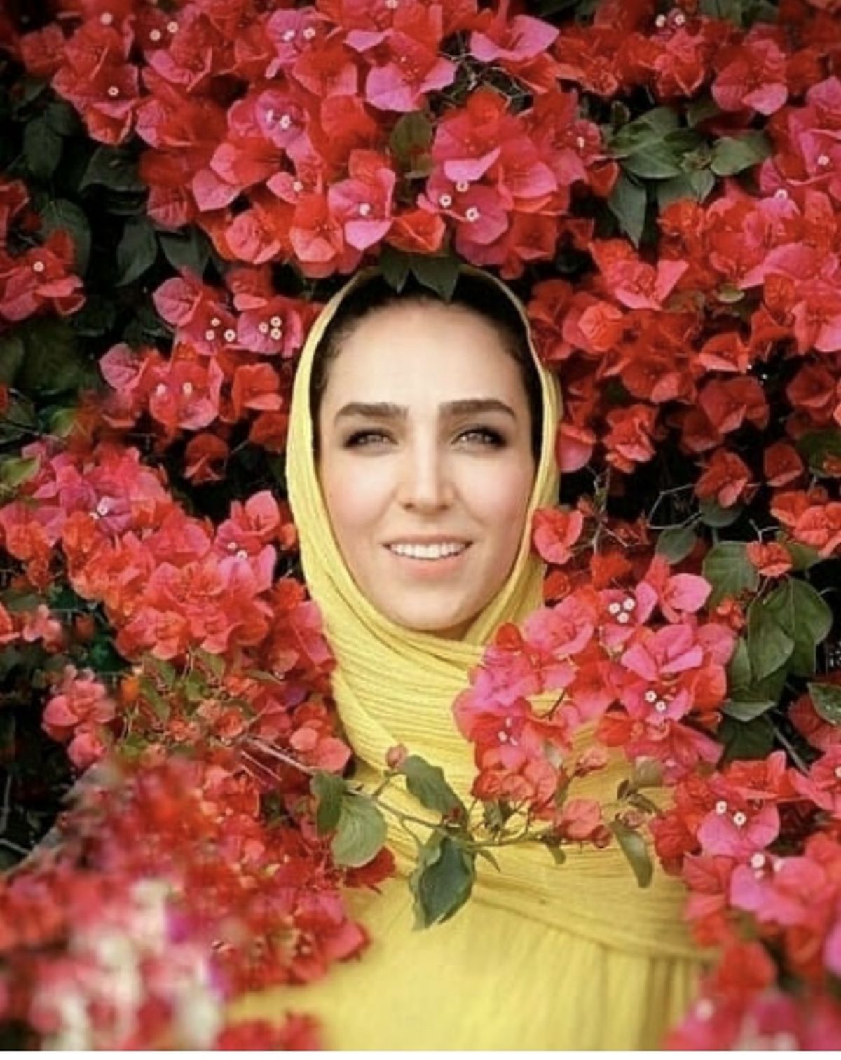 سوگل طهماسبی غرق در گل + عکس