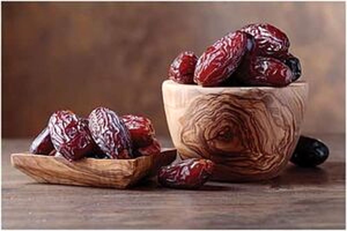 
خوردن «توت» و «خرما» با چای ممنوع!
