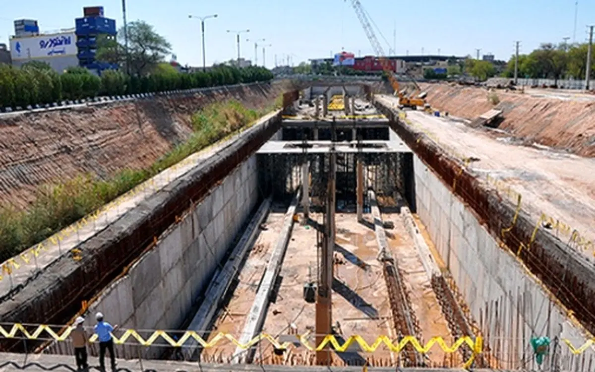 توقف متروي اهواز در ايستگاه فاينانس