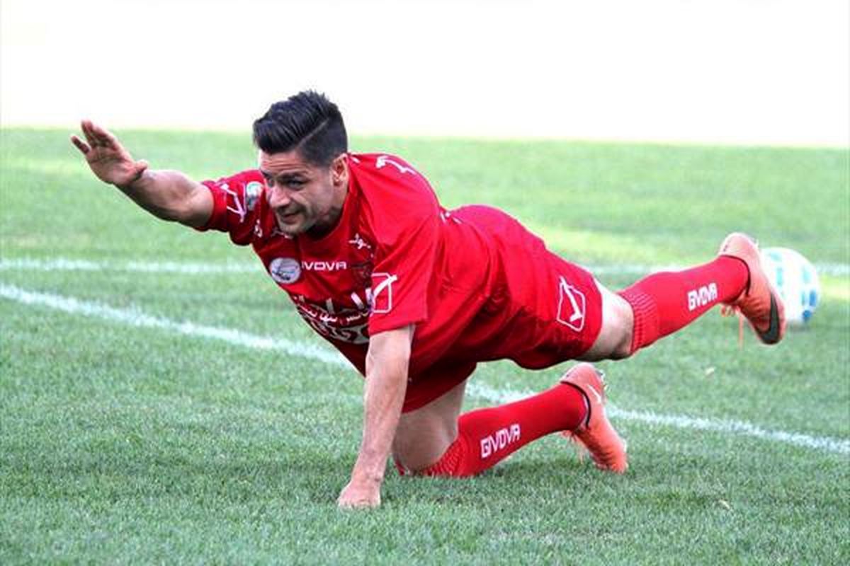 هافبک پرسپولیس جدا شد